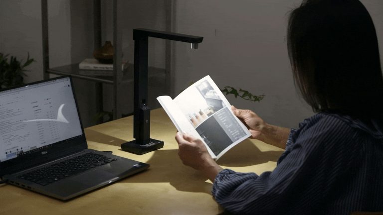 デスクライトに